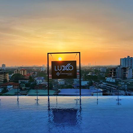 Luxo Kochi Hotel ภายนอก รูปภาพ