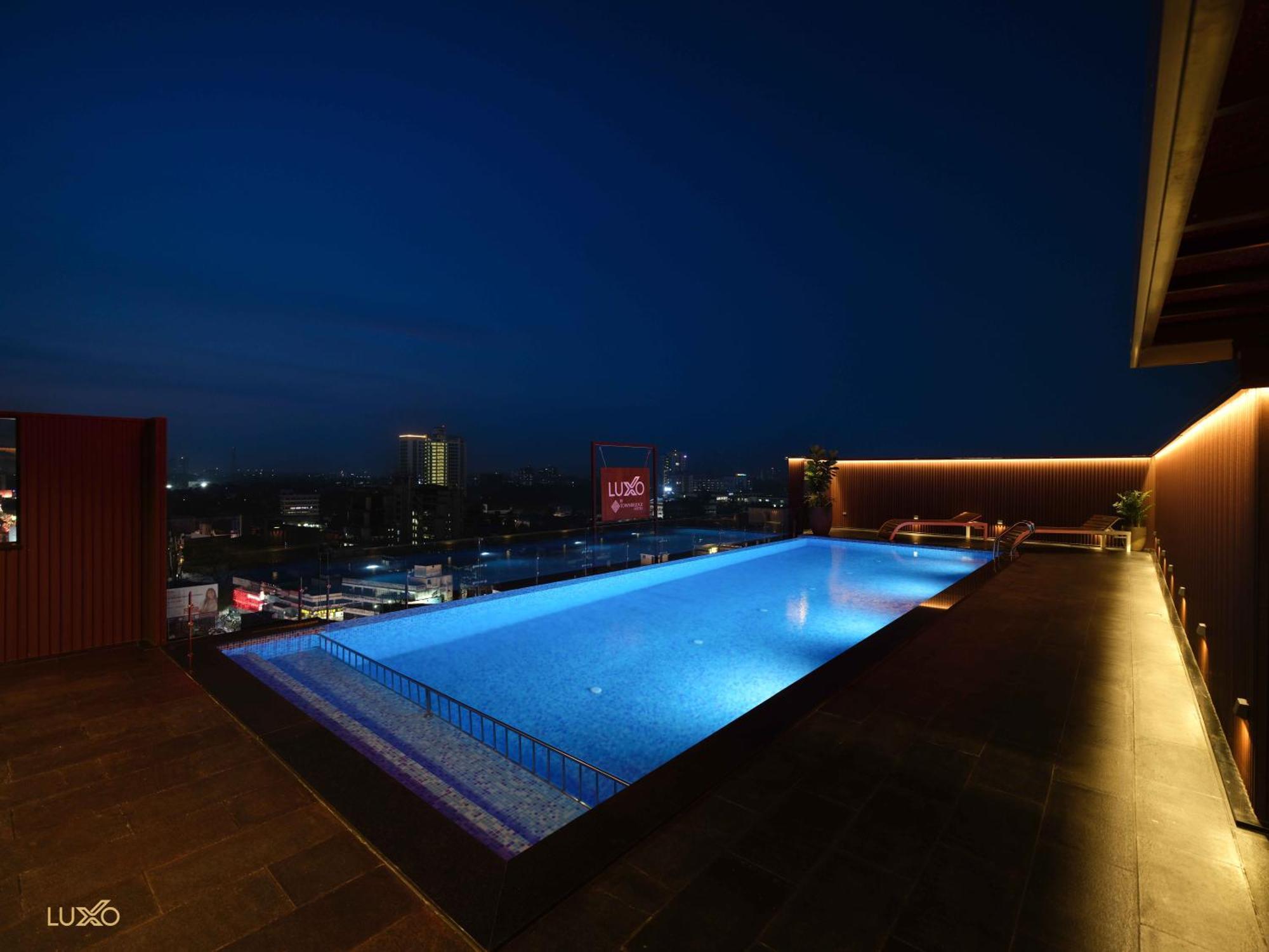Luxo Kochi Hotel ภายนอก รูปภาพ