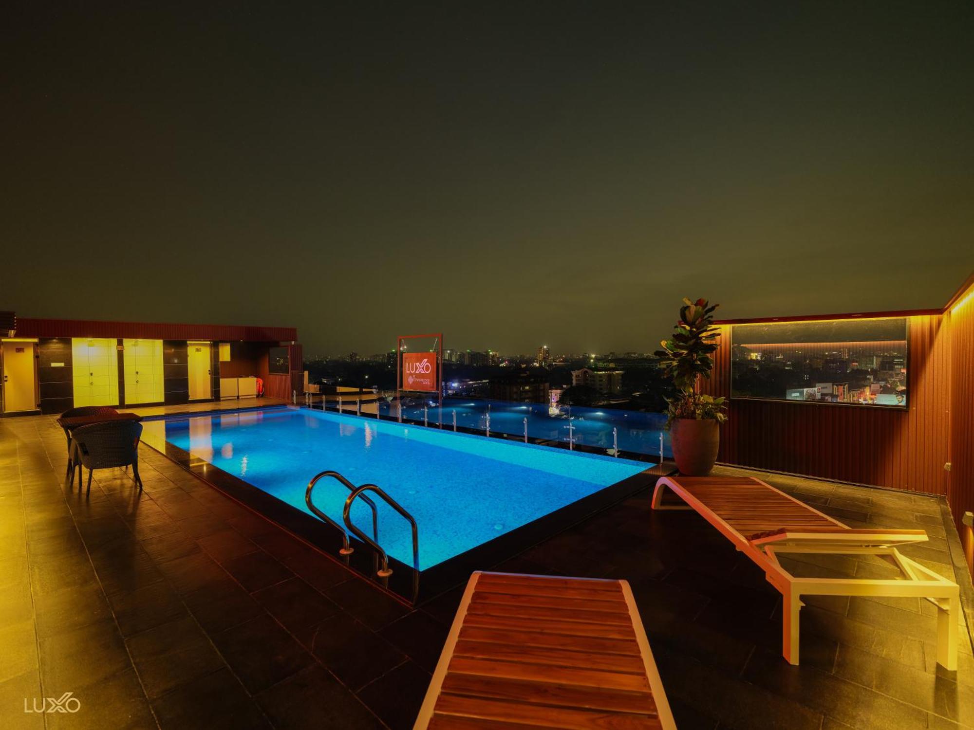 Luxo Kochi Hotel ภายนอก รูปภาพ